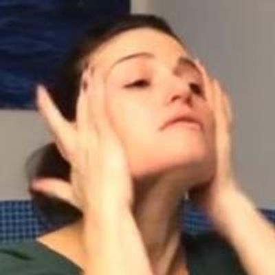 STAGE TUBE: Idina Menzel Screams, Primps, Preps, and Drives in New Promo Videos