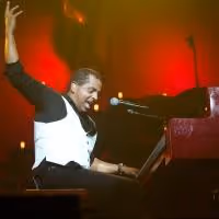 BWW Reviews: Gregory Charles' VINTAGE LIVE is Electrifying Fun