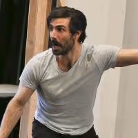 Photo Flash: Jesse Tyler Ferguson, Sam Waterston & More in Rehearsal for Shakespeare…
