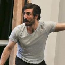 Photo Flash: Jesse Tyler Ferguson, Sam Waterston & More in Rehearsal for Shakespeare…