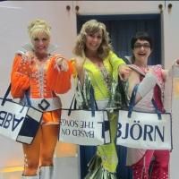 MAMMA MIA! Cast Receives Special Winter Garden-Themed Holiday Presents