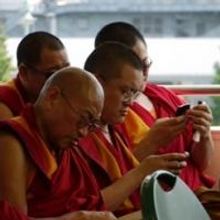  HamiltonBuhl Introduces The Six-Word Memoir Caption Contest for Students