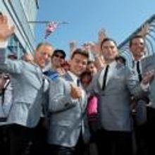 Photo Coverage: Midtown Men Meet the Press at Empire State Building