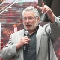 FREEZE FRAME: Halston & Fierstein Team Up to Celebrate TKTS Turning 40!