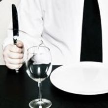 BWW Review: AN EMPTY PLATE AT THE CAFE DU GRAND BOEUF - a Bountiful Feast