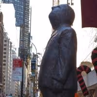 THINK BIG Sculpture by Jim Rennert Arrives in New York's Union Square Park Today