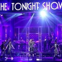 VIDEO: Gwen Stefani Sings Medley of Hit Singles on TONIGHT SHOW