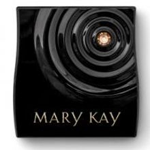 Neiman Marcus Salutes Mary Kay Inc.'s 50th Anniversary with Custom Display