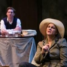 BWW REVIEW: Reading Between the Lines in DEAR ELIZABETH