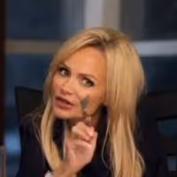 VIDEO: First Look - Kristin Chenoweth Stars in Upcoming Dramedy FAMILY WEEKEND