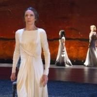 BWW Reviews: A Heavy Week for SITI Company's TROJAN WOMEN