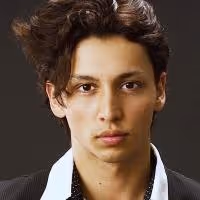 Julian Cihi to Join Elizabeth Olsen in Classic Stage's ROMEO & JULIET; Daniel Davis…
