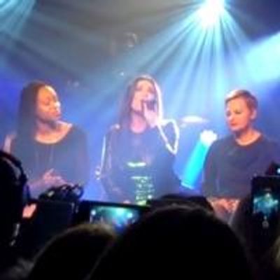 STAGE TUBE: Idina Menzel Performs 'Let It Go' at Today's iHeartRadio Concert