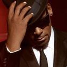 R. Kelly Returns to the Fox Theatre, 11/17
