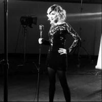 Photo Flash: Sneak Peek - Jennifer Nettles Poses for CHICAGO Promo Shoot