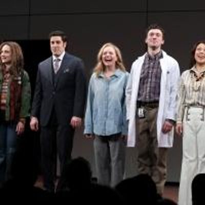 Photo Coverage: Elisabeth Moss &amp; Cast of THE HEIDI CHRONICLES Take Opening Night Bows!