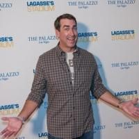 THE HANGOVER AND 21 & 22 JUMP STREET STAR ROB RIGGLE CELEBRATED FOOTBALL SEASON AT…