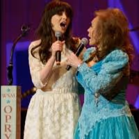 Loretta Lynn Talks Choosing Zooey Deschanel for COAL MINER'S DAUGHTER: 'We Bonded…