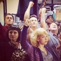 Photo Flash: Saturday Intermission Pics, Aug 23 - Broadway Bids NEWSIES and BULLETS…