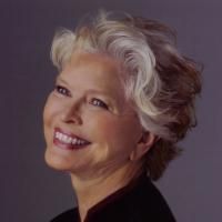 Ellen Burstyn Accepts Helen Hayes Tribute to the AEA at 2013 Awards Ceremony Tonight