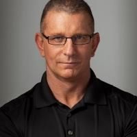 Chef Robert Irvine Coming to Van Wezel, 4/18
