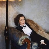 'Striking' Photo of British Actress Olivia Colman to Be Displayed at National…