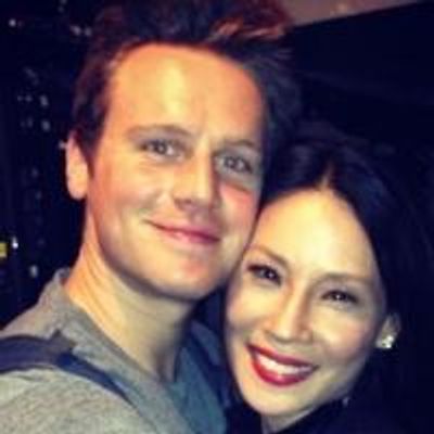 Photo Flash: Lucy Liu and Jesse Tyler Ferguson Pay a Visit to HAMILTON