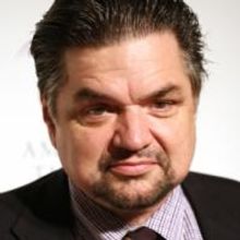 Oliver Platt Boards NBC's CHICAGO MED Pilot