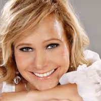 LynnMarie Rink's WRAP YOUR HEART AROUND IT to Play the Falcon Theatre, Now thru 8/11