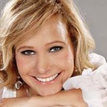 LynnMarie Rink's WRAP YOUR HEART AROUND IT to Play the Falcon Theatre, Now thru 8/11
