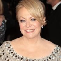 Jacki Weaver to Join Patrick Stewart in Seth MacFarlane's New Starz Series BLUNT TALK