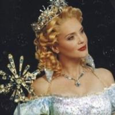 10 Years of Oz: A WICKED Anniversary Countdown- Glinda Flashback!