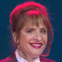 BWW Reviews: Tony-Winning Superstar Patti LuPone Journeys to the OC with FAR AWAY…
