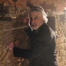 ACKERMAN & ASSOCIATES MEET DRACULA Reading Set for Pearl Studios Tonight