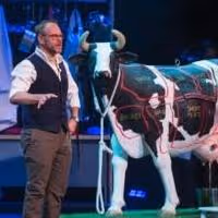 Alton Brown Comes to Hershey Theatre Tonight