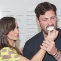 Photo Coverage: Karina Smirnoff and Maksim Chmerkovskiy Unveil FOREVER TANGO Cupcake…