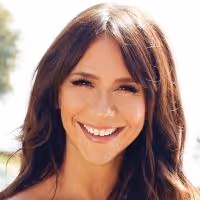 Jennifer Love Hewitt Collaborates With A Pea In The Pod