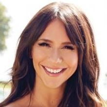 Jennifer Love Hewitt Collaborates With A Pea In The Pod