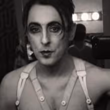 DVR Alert: Alan Cumming and Cast of CABARET Perform 'Willkommen' on THE TONIGHT SHOW