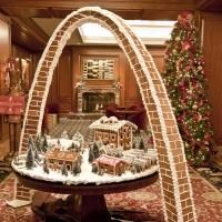 8-foot-tall Gingerbread Arch Debuts at The Ritz-Carlton, St. Louis