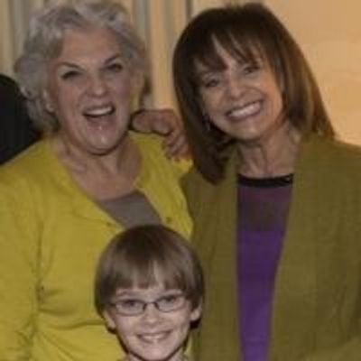 Photo Flash: Valerie Harper Visits Tyne Daly at MOTHERS AND SONS