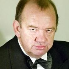 Comedian Mel Smith Passes Away at 60