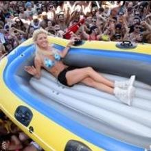 Photo Flash: Tara Reid Parties at WET REPUBLIC in Las Vegas