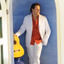 Guitar Virtuoso Adam del Monte Performs Tonight at Center Stage Opera