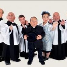 Warwick Davis Launches The Reduced Height Theatre Company with SEE HOW THEY RUN…