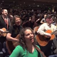 STAGE TUBE: Nearly 1,000 Guitarists Play ONCE's 'Falling Slowly' in Toronto Video