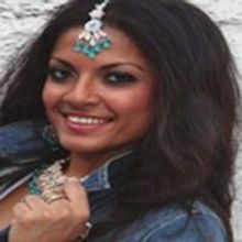 BWW Reviews: Qurrat Ann Kadwani's THEY CALL ME Q at Capital Fringe is One to Remember