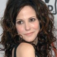 Mary-Louise Parker to Star in New Hallmark Film CHRISTMAS IN CONWAY