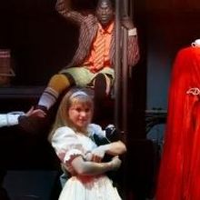 Lookingglass Theatre Extends LOOKINGGLASS ALICE Through 2/22
