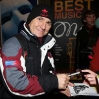 Photo Coverage: CHICAGO's New Billy Flynn, Elvis Stojko, Greets Fans at Stage Door
